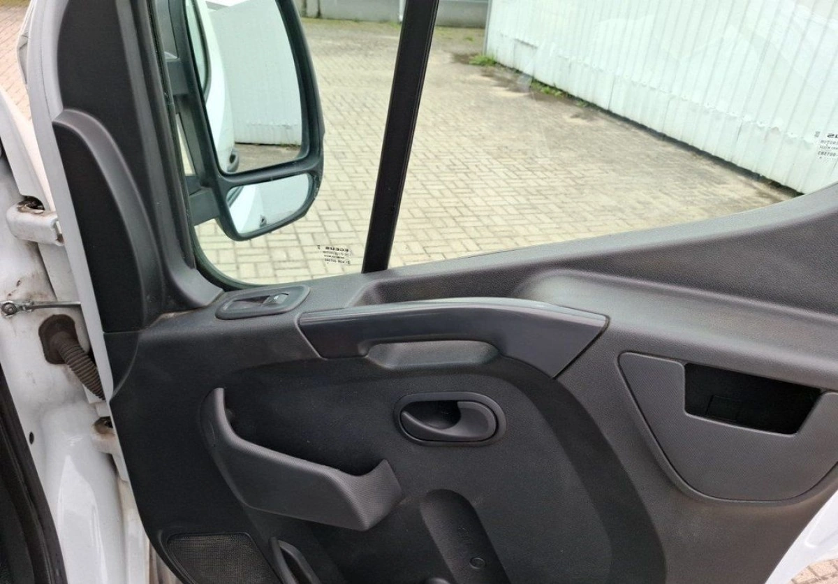 Opel Movano - Zdjęcie 22