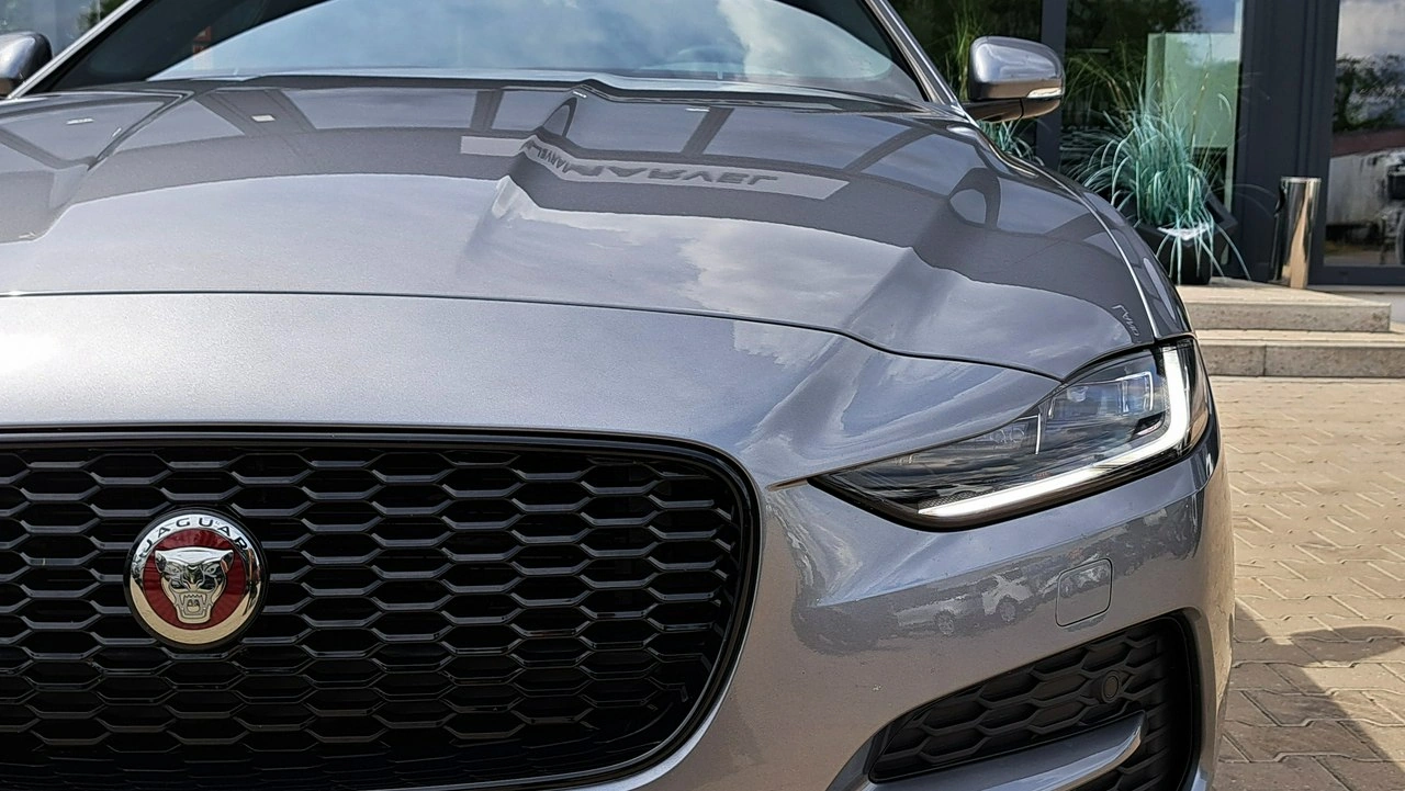 Jaguar XE - Zdjęcie 10