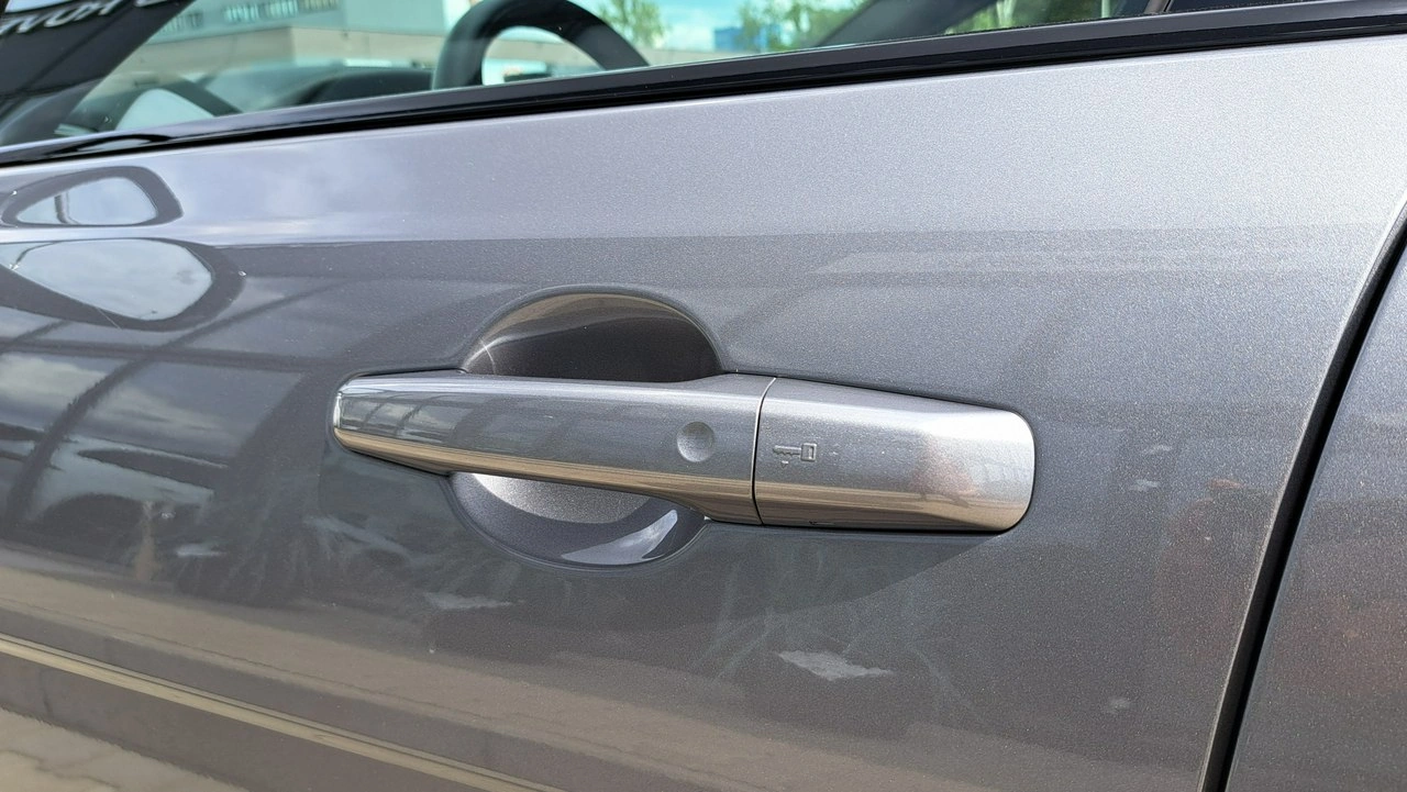 Jaguar XE - Zdjęcie 11