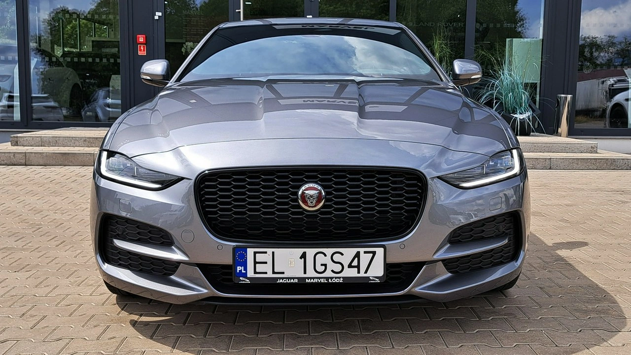 Jaguar XE - Zdjęcie 1