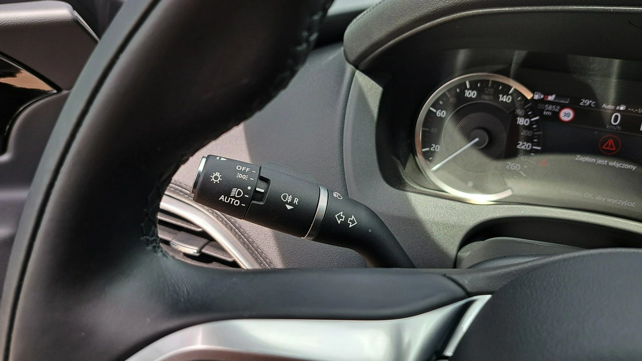 Jaguar XE - Zdjęcie 26