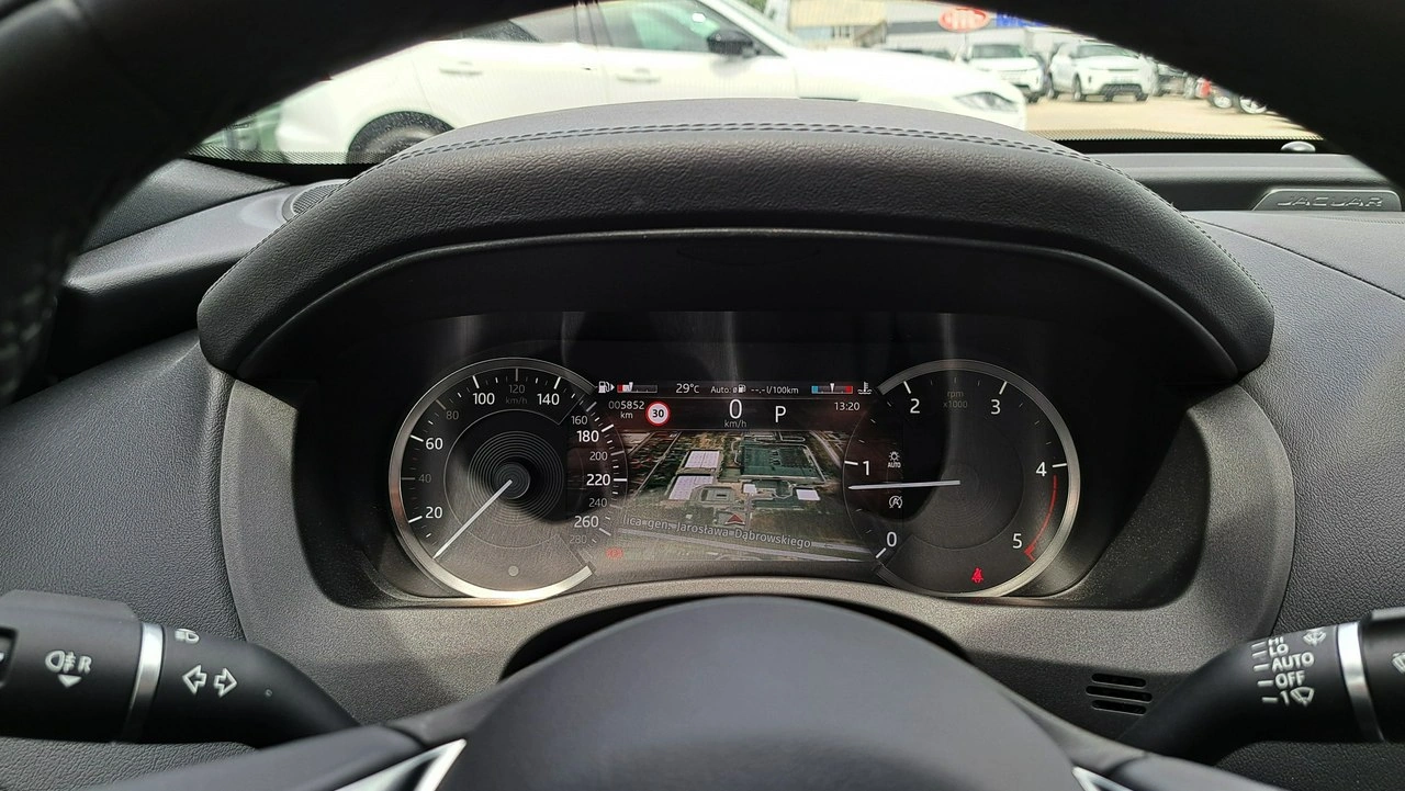 Jaguar XE - Zdjęcie 28