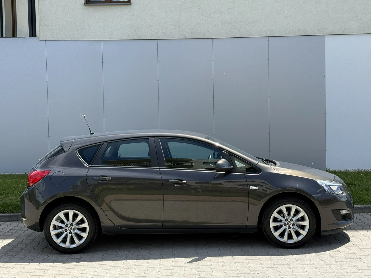 Opel Astra - Zdjęcie 10
