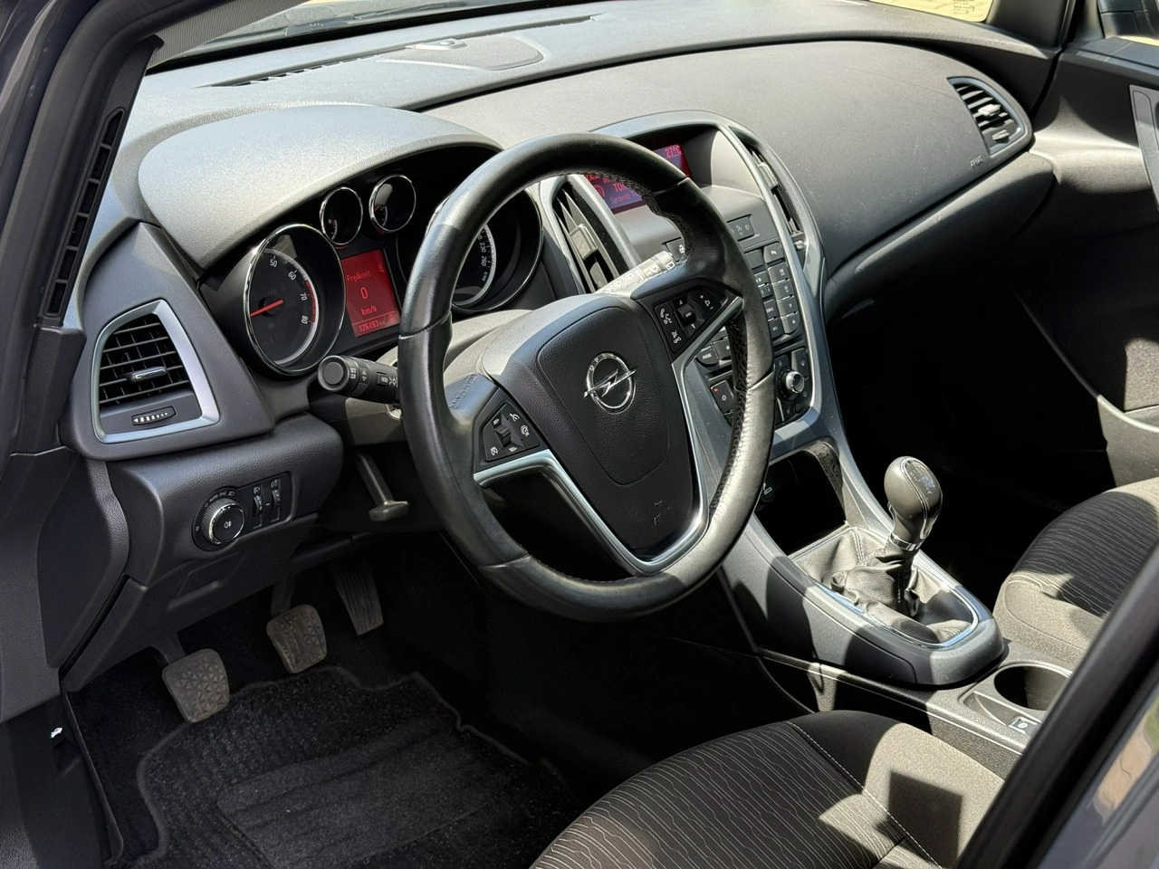 Opel Astra - Zdjęcie 14