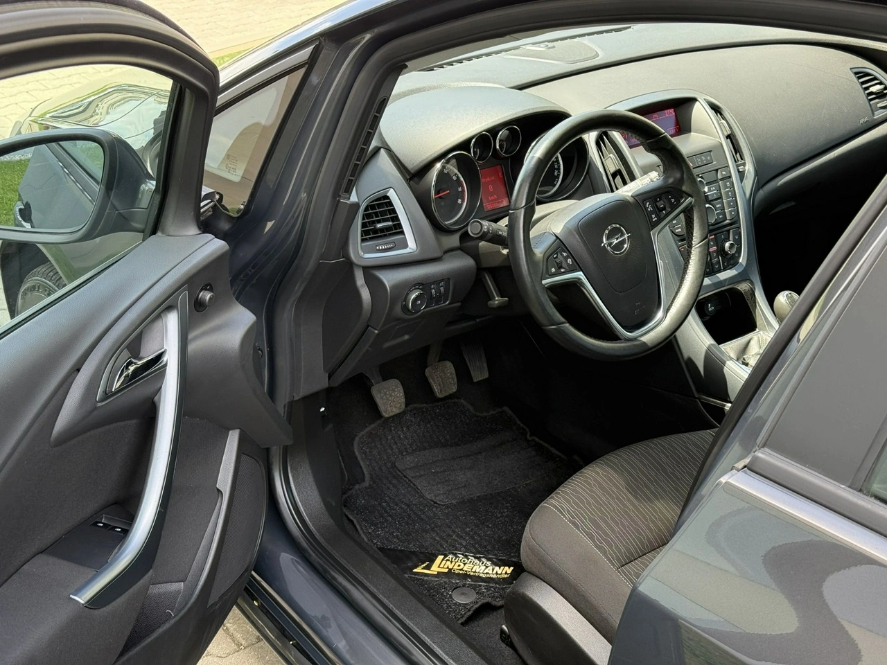 Opel Astra - Zdjęcie 4