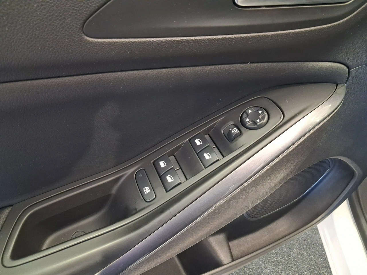 Opel Grandland X - Zdjęcie 20
