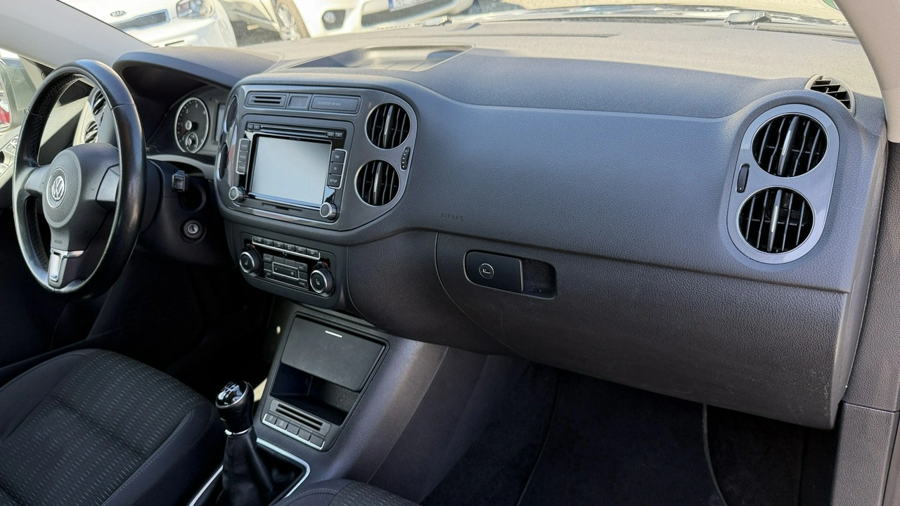 Volkswagen Tiguan - Zdjęcie 16