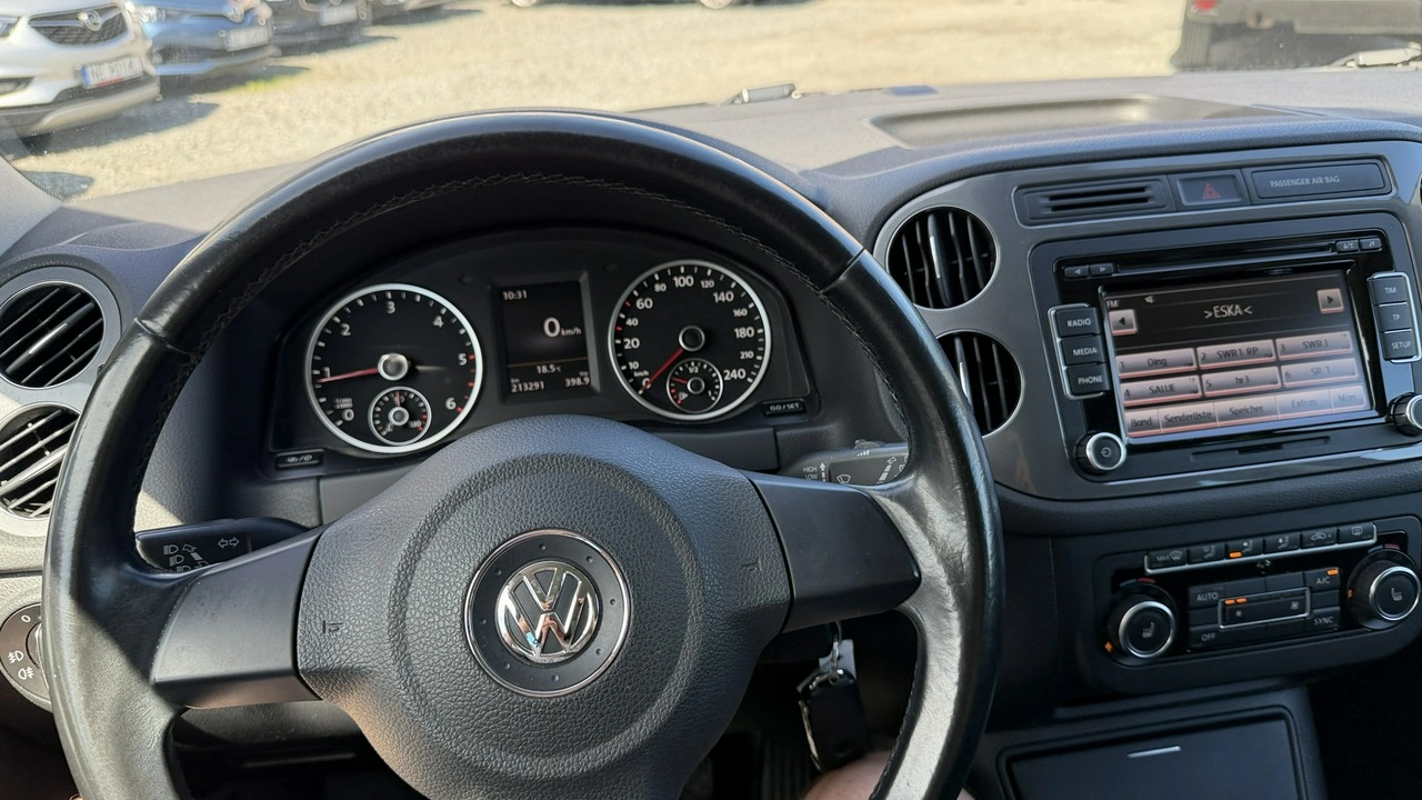 Volkswagen Tiguan - Zdjęcie 27