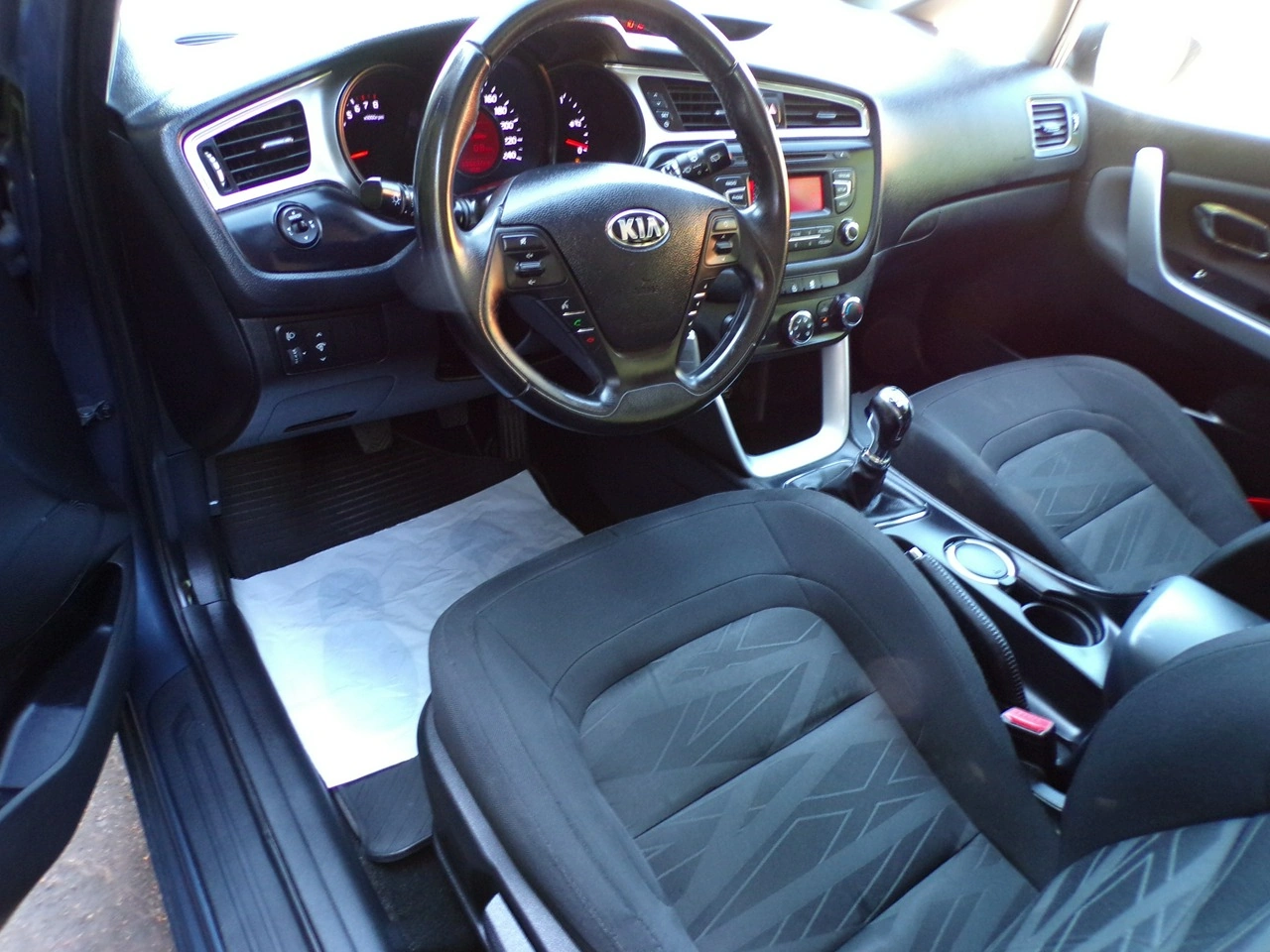 Kia Ceed - Zdjęcie 20