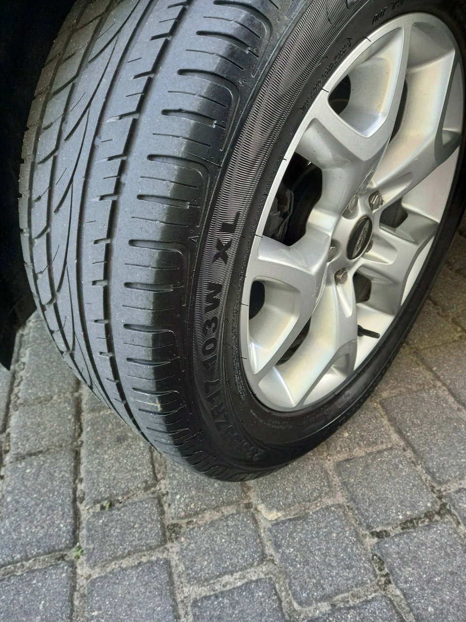 Ford Kuga - Zdjęcie 9