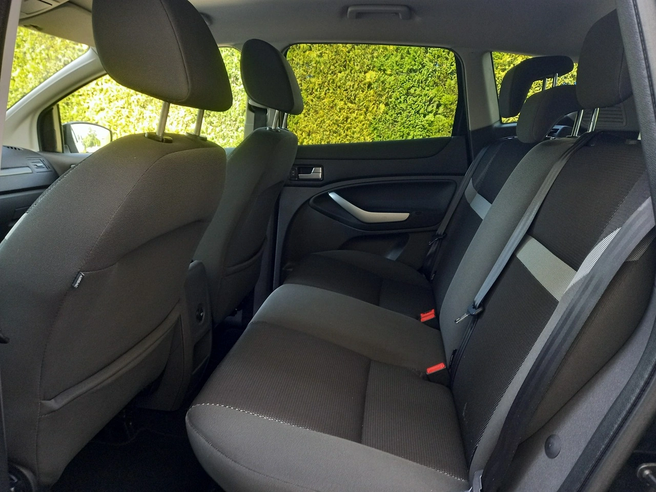 Ford Kuga - Zdjęcie 23
