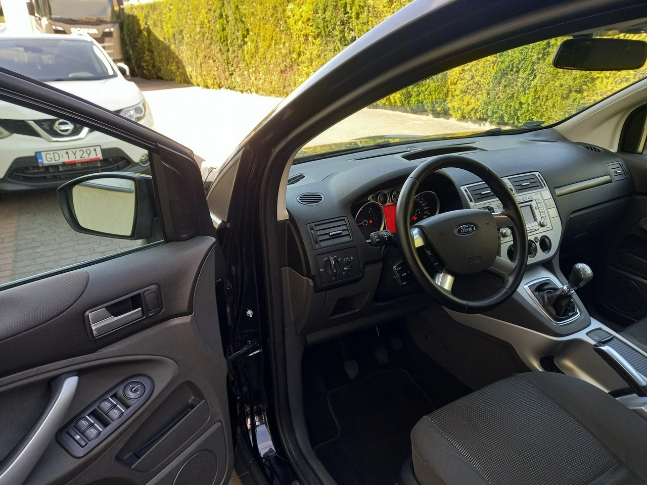 Ford Kuga - Zdjęcie 25
