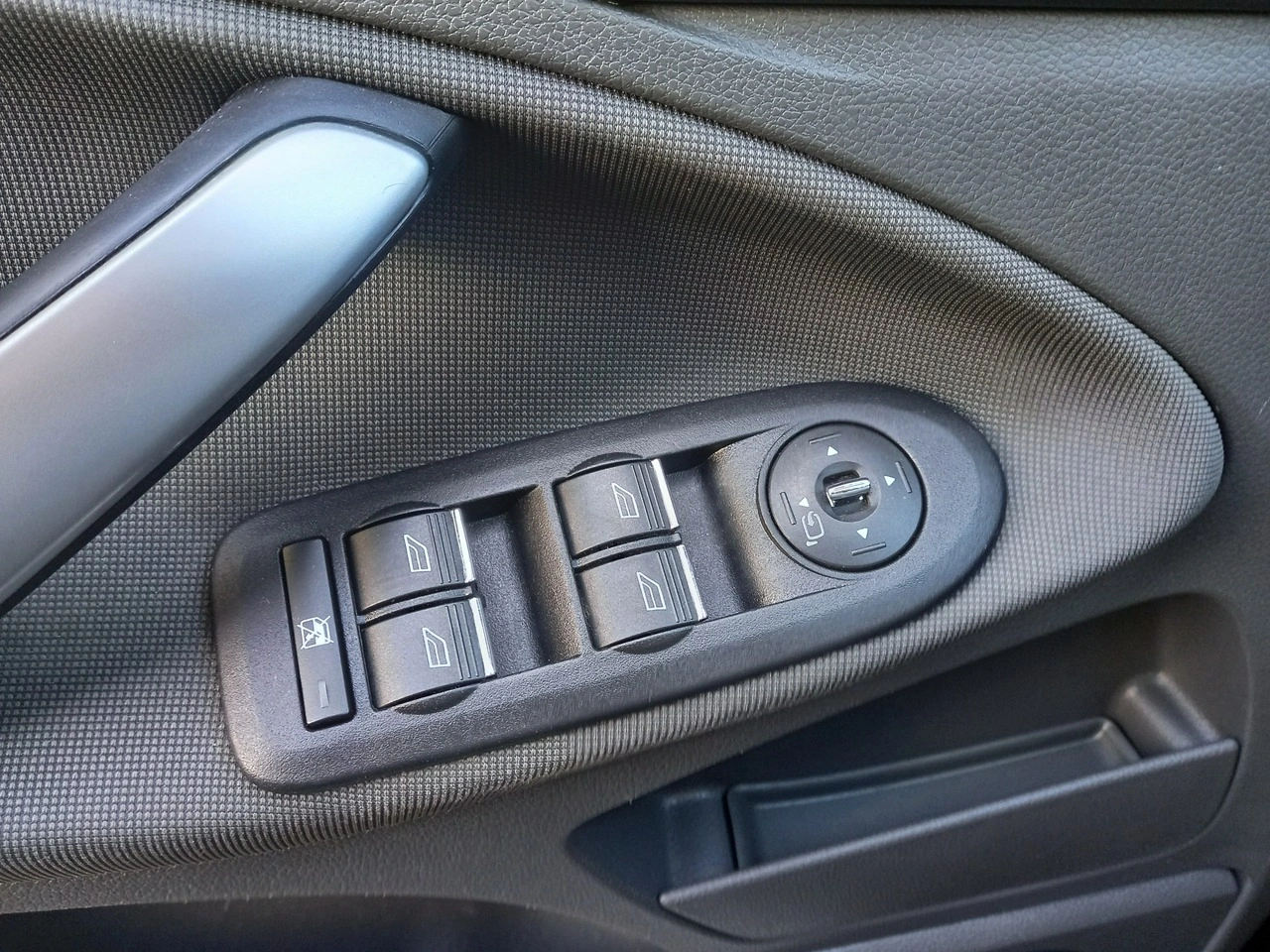 Ford Kuga - Zdjęcie 26