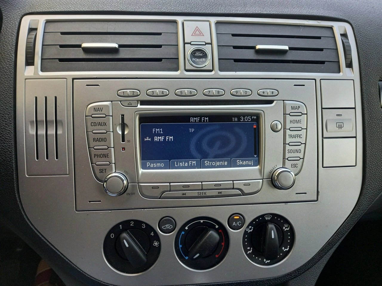 Ford Kuga - Zdjęcie 29