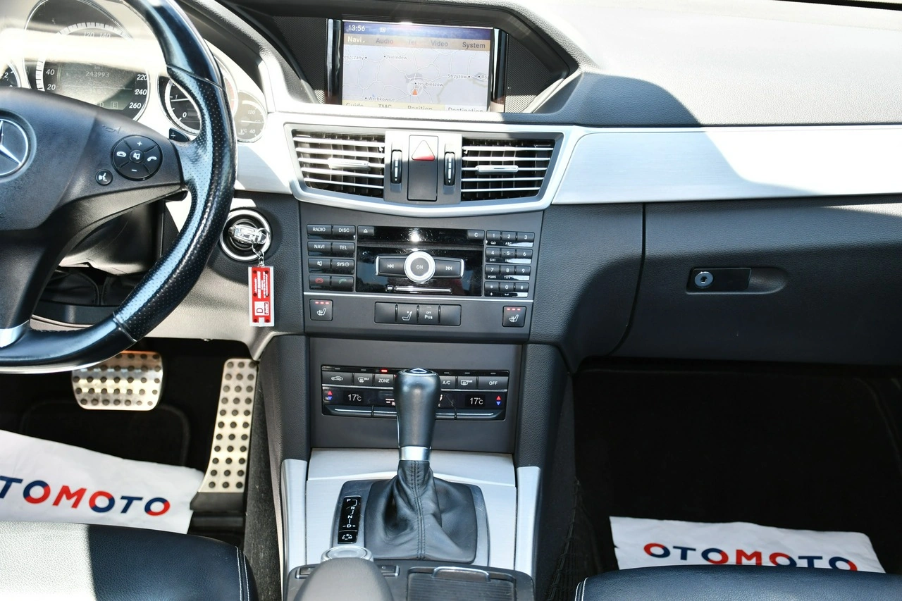Mercedes E 220 - Zdjęcie 21