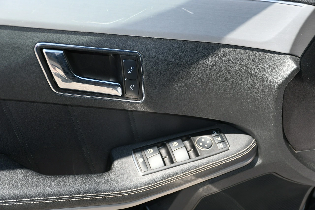 Mercedes E 220 - Zdjęcie 34