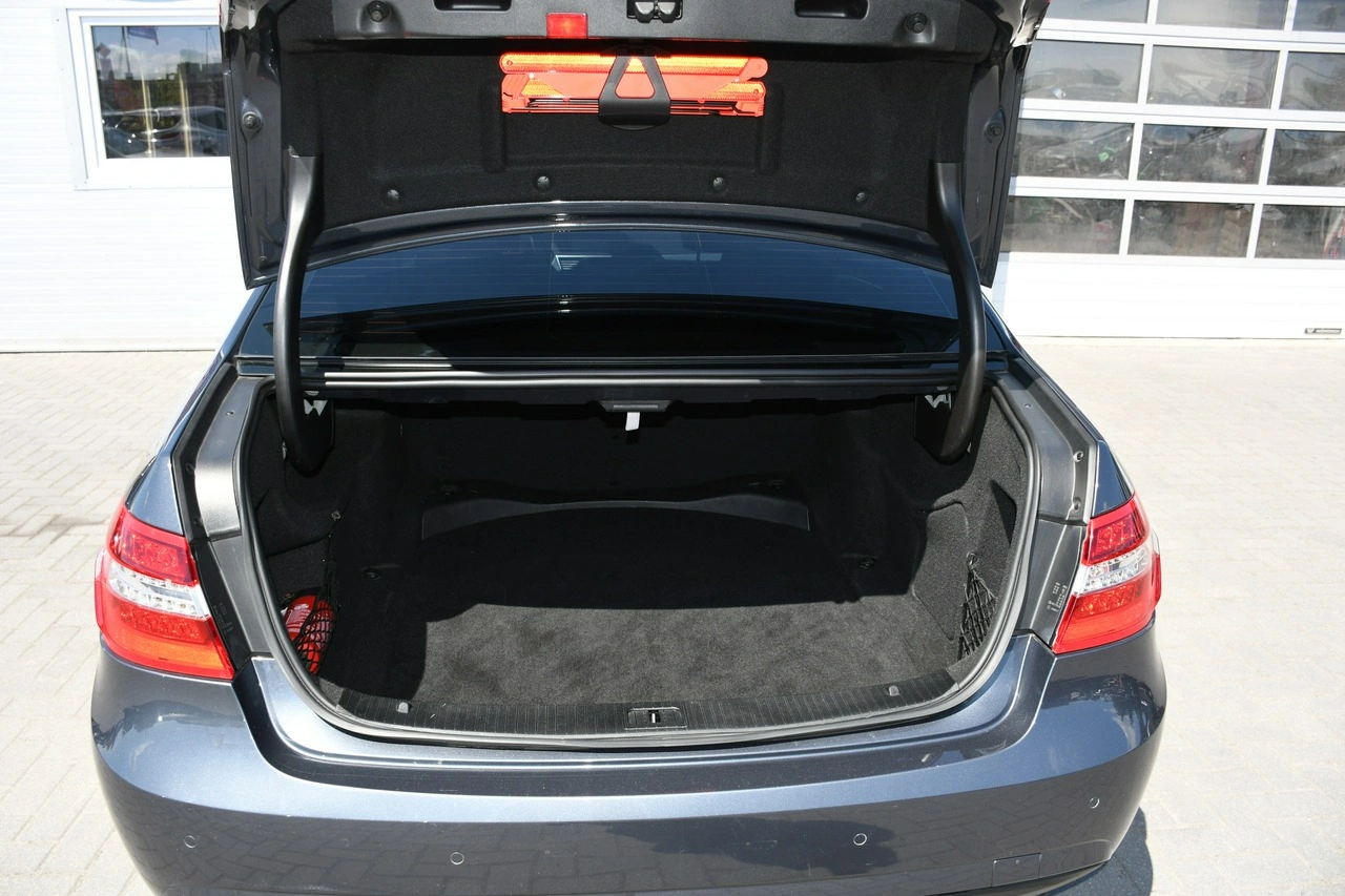 Mercedes E 220 - Zdjęcie 36