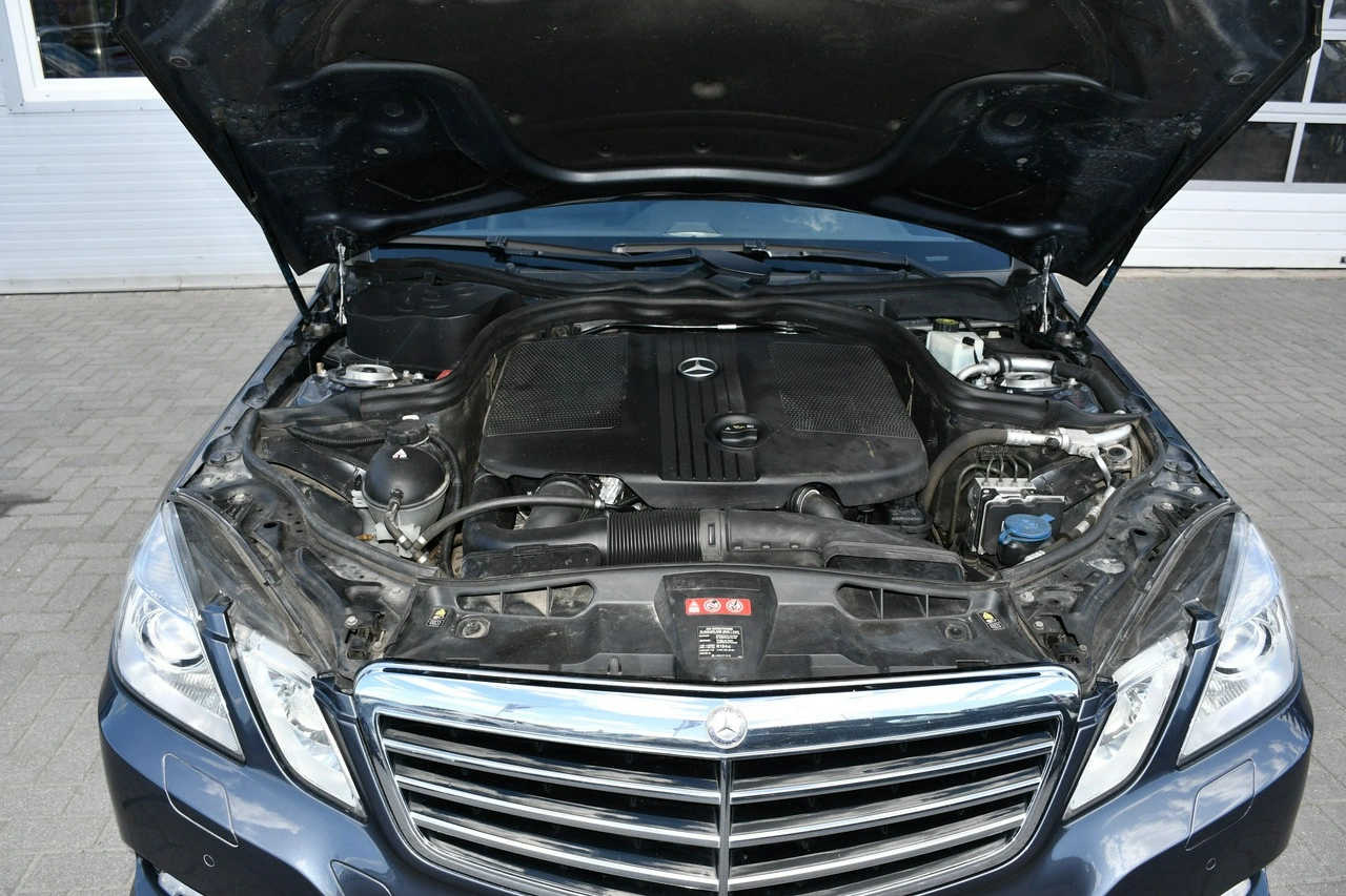 Mercedes E 220 - Zdjęcie 37