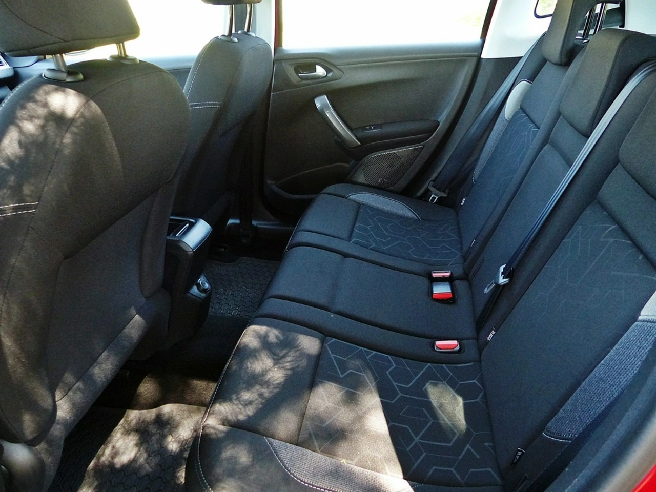 Peugeot 2008 - Zdjęcie 21