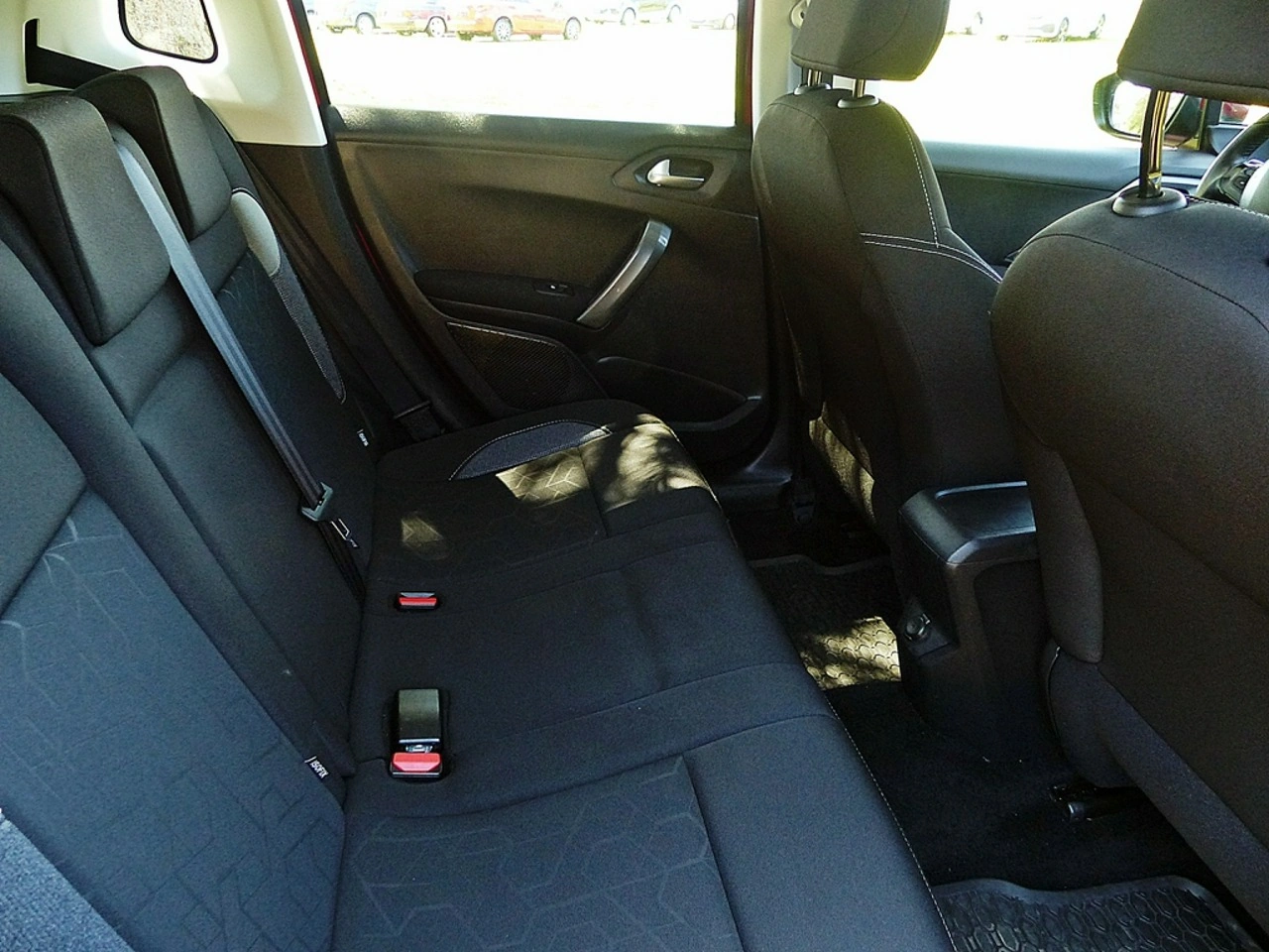 Peugeot 2008 - Zdjęcie 22