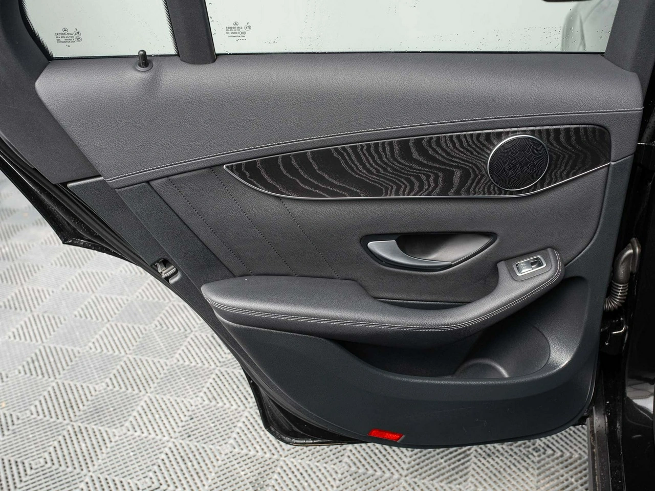 Mercedes GLC 200 - Zdjęcie 24