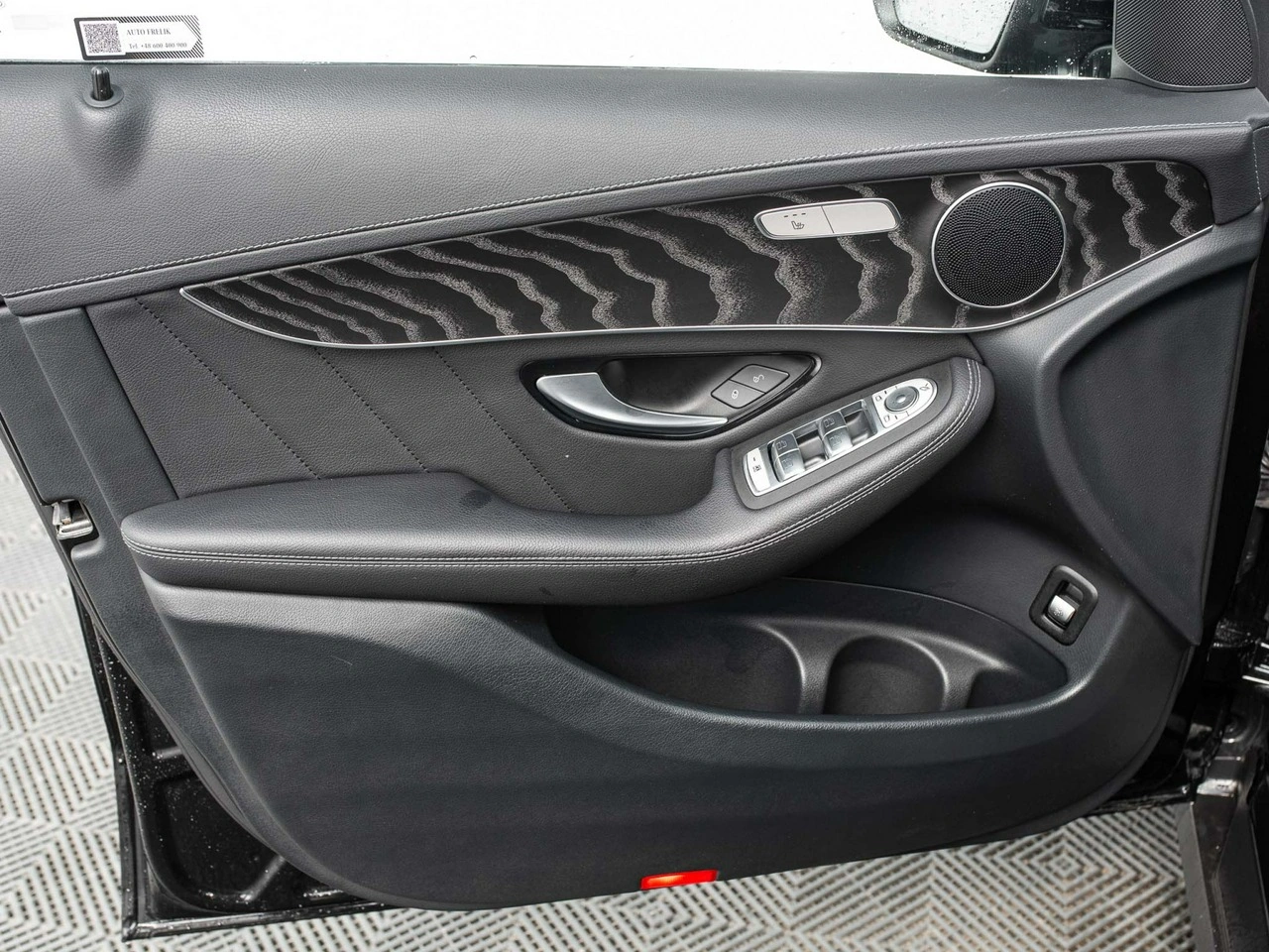 Mercedes GLC 200 - Zdjęcie 8