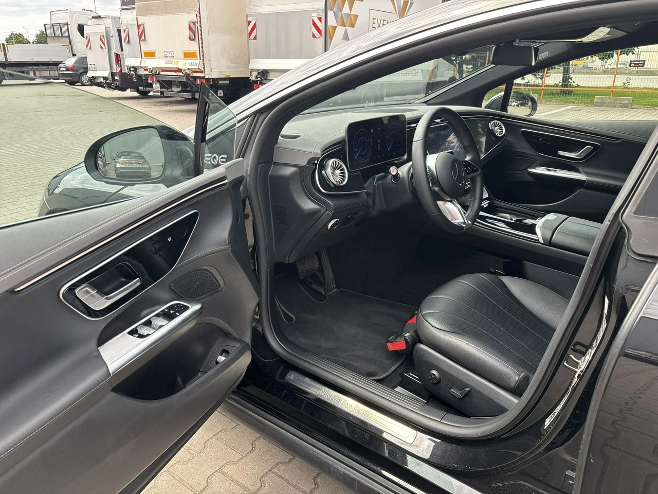 Mercedes EQE - Zdjęcie 10