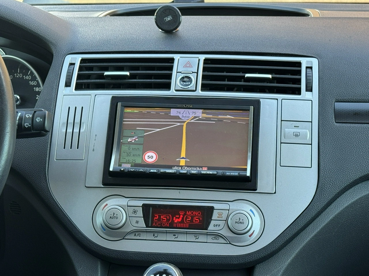 Ford Kuga - Zdjęcie 25