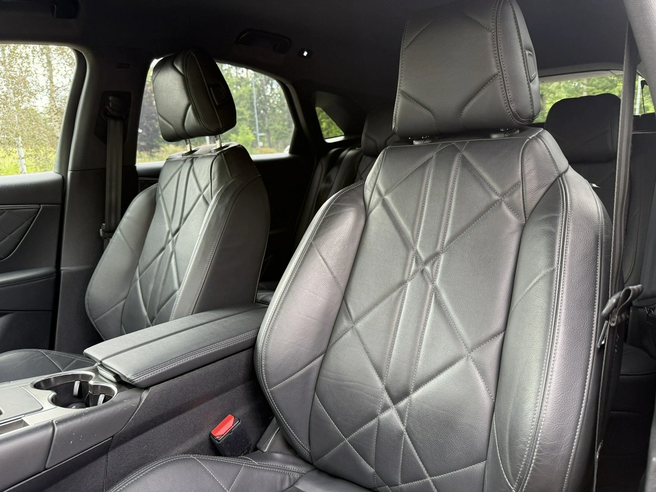 DS Automobiles DS 7 Crossback - Zdjęcie 19