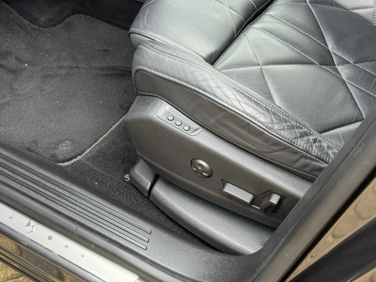 DS Automobiles DS 7 Crossback - Zdjęcie 21