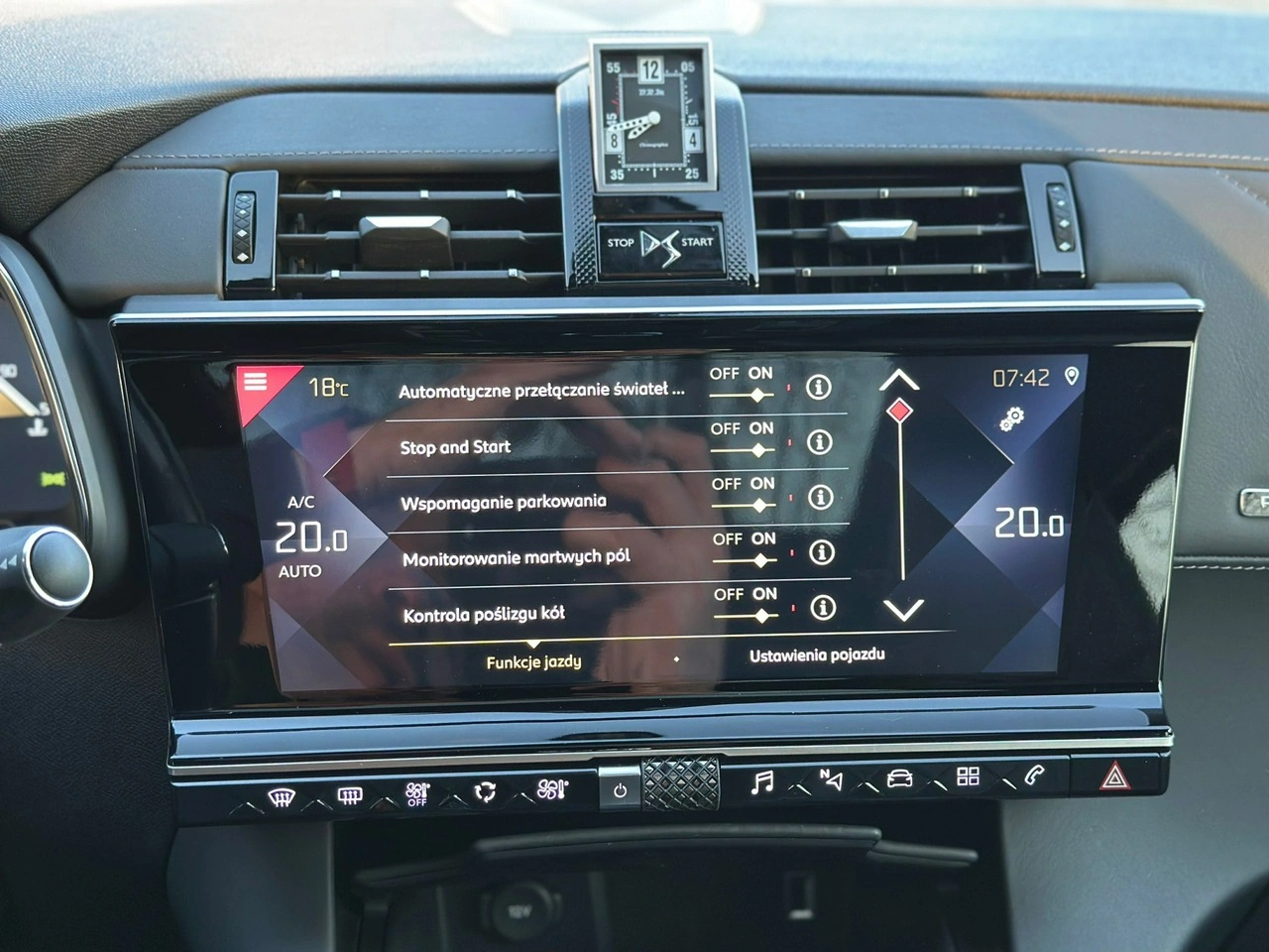 DS Automobiles DS 7 Crossback - Zdjęcie 32