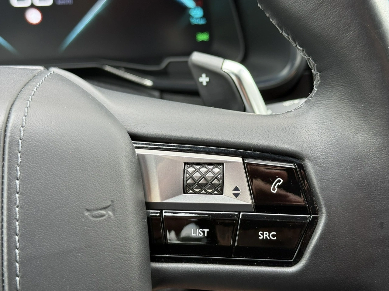 DS Automobiles DS 7 Crossback - Zdjęcie 25