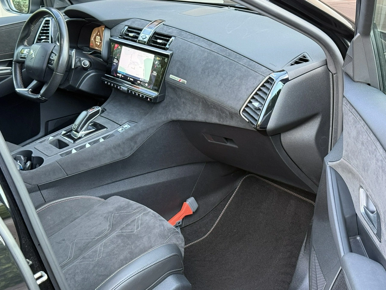DS Automobiles DS 7 Crossback - Zdjęcie 18