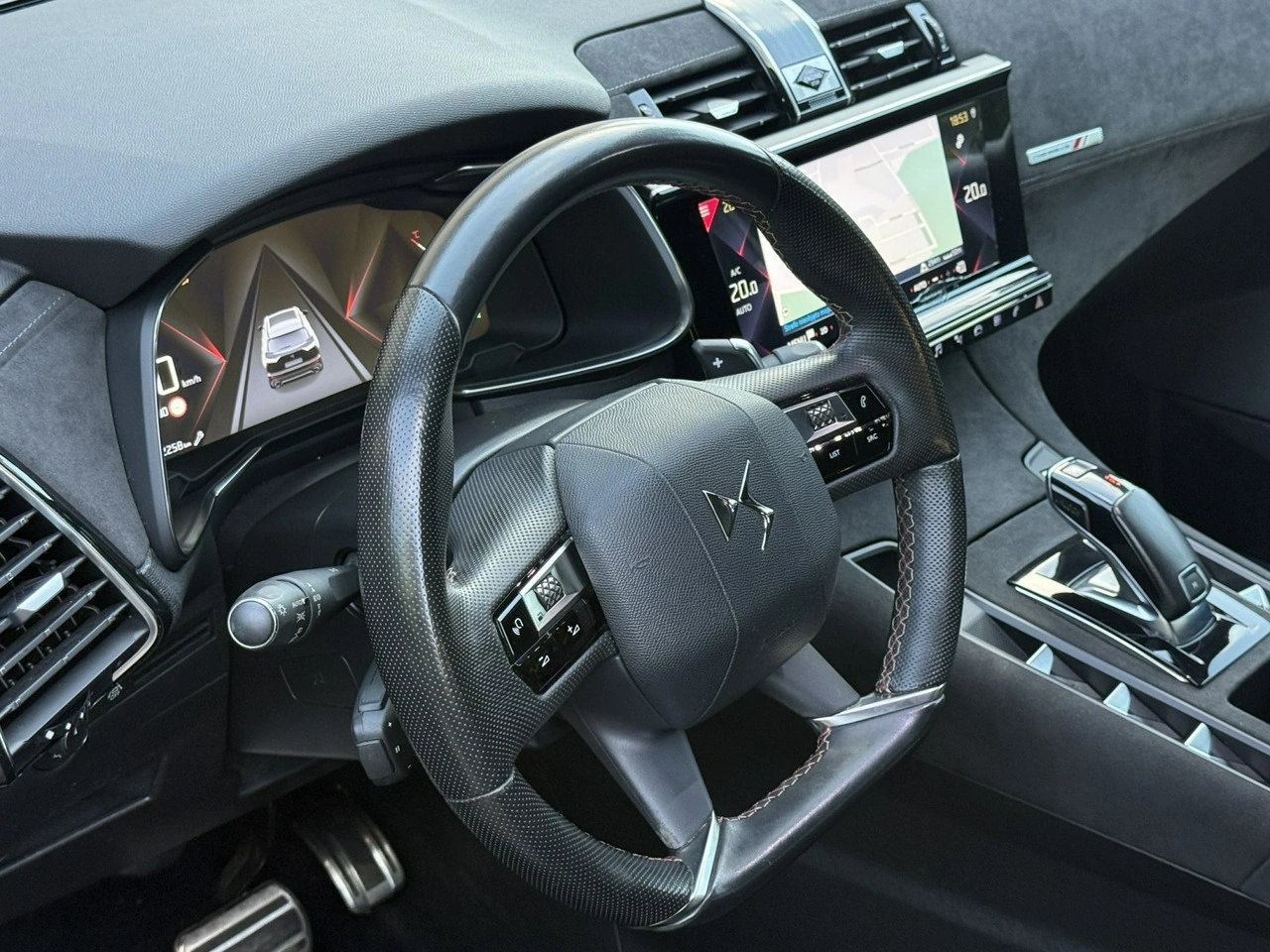DS Automobiles DS 7 Crossback - Zdjęcie 19