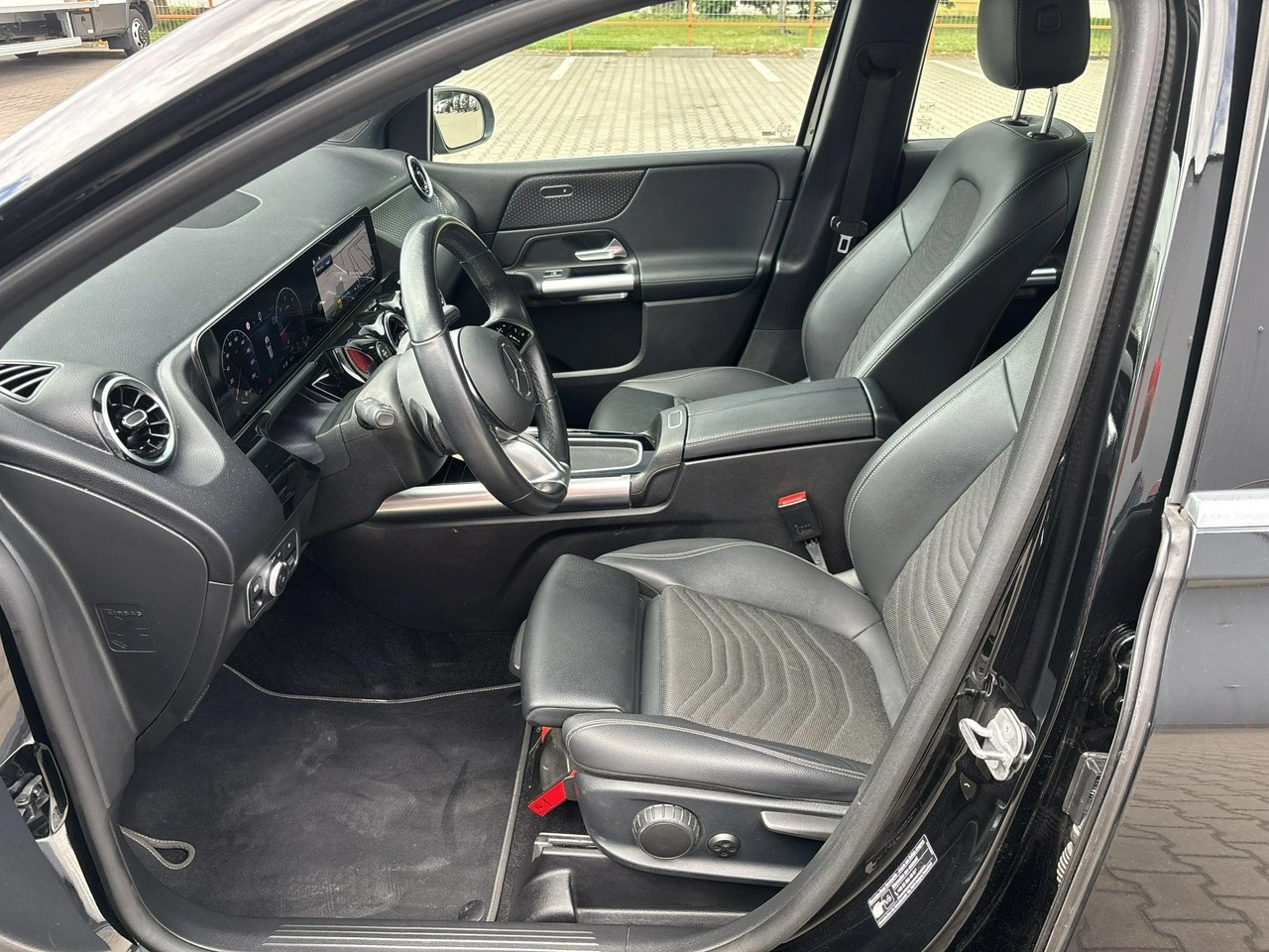 Mercedes B 220 - Zdjęcie 9