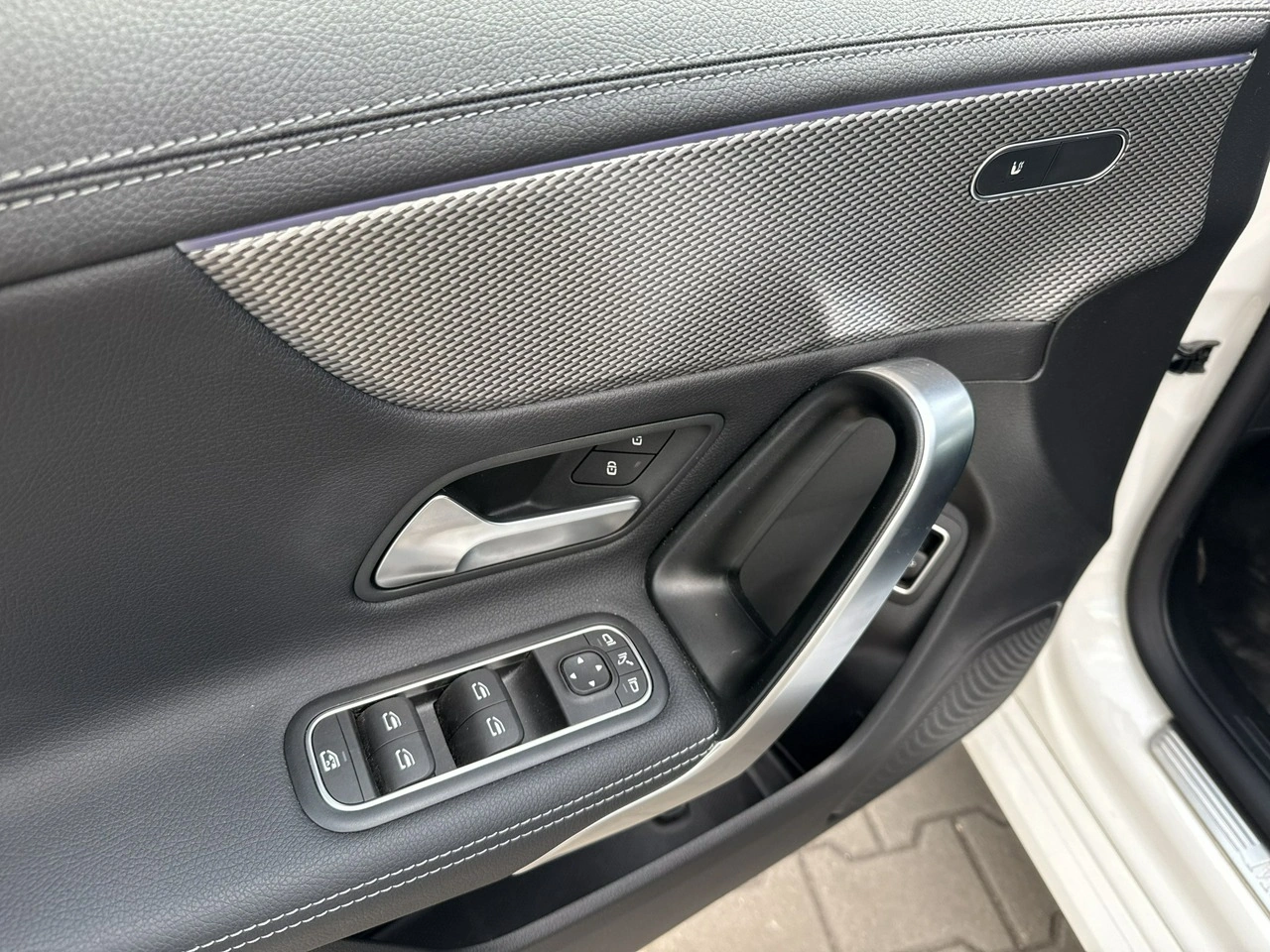Mercedes CLA 200 - Zdjęcie 11