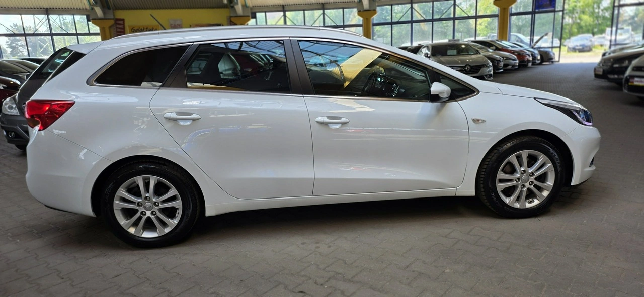 Kia Ceed - Zdjęcie 9