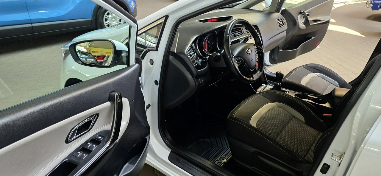 Kia Ceed - Zdjęcie 10