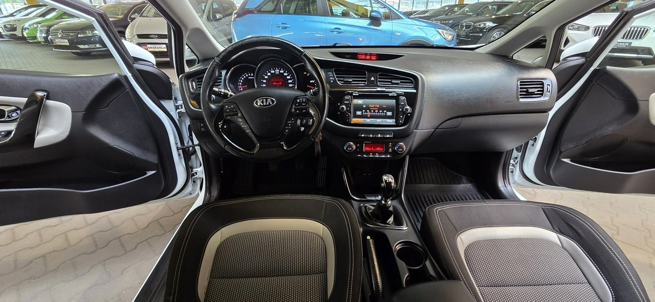 Kia Ceed - Zdjęcie 12