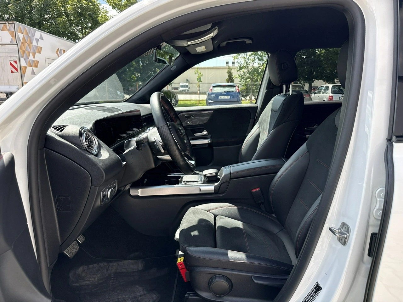 Mercedes GLB - Zdjęcie 10
