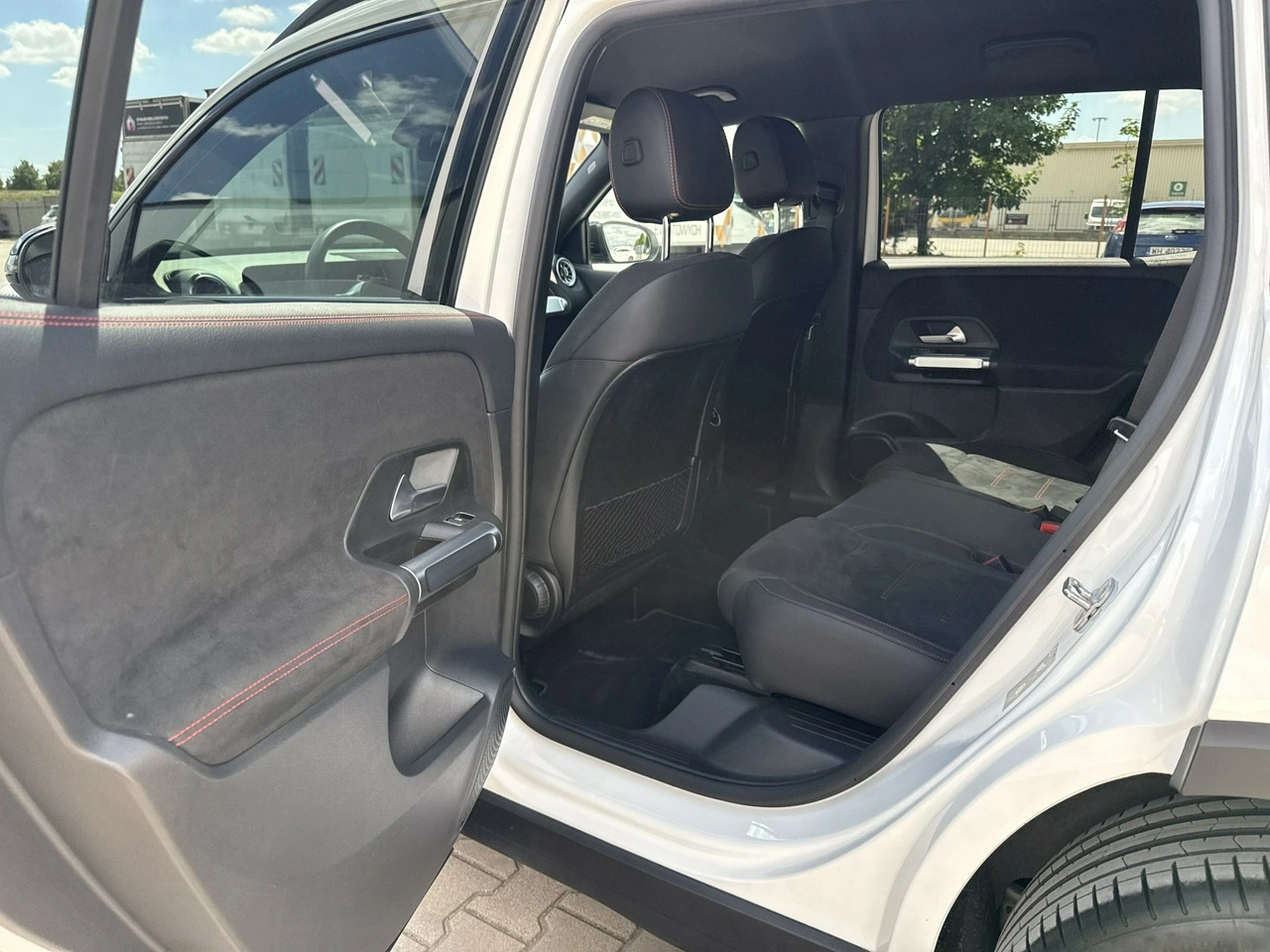 Mercedes GLB - Zdjęcie 13