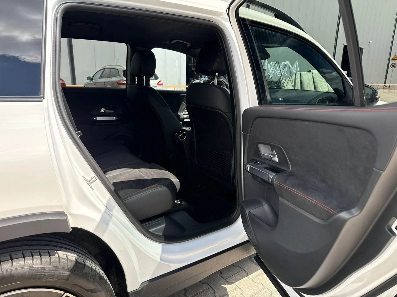 Mercedes GLB - Zdjęcie 17
