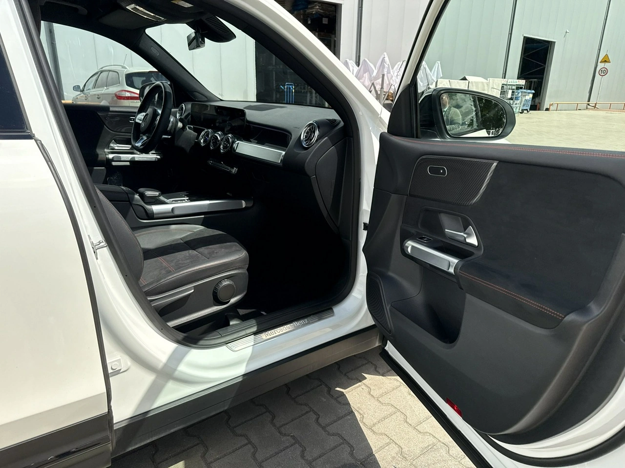 Mercedes GLB - Zdjęcie 19