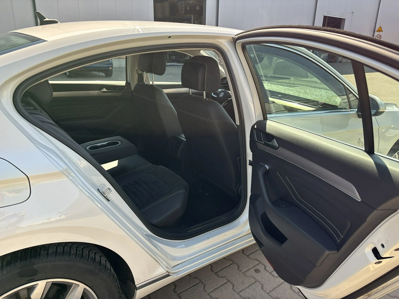 Volkswagen Passat - Zdjęcie 17