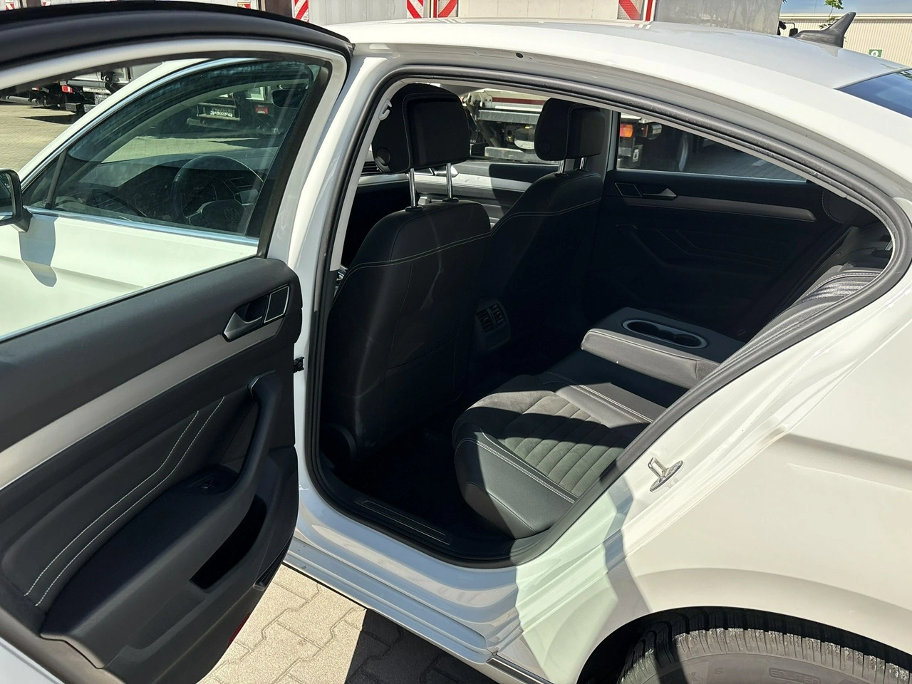 Volkswagen Passat - Zdjęcie 19