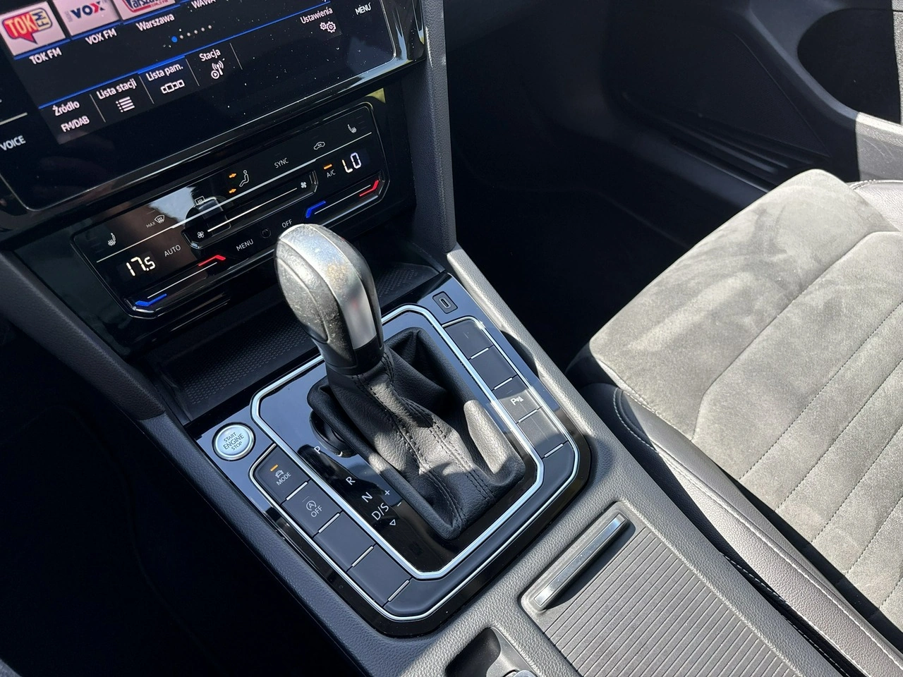Volkswagen Passat - Zdjęcie 25