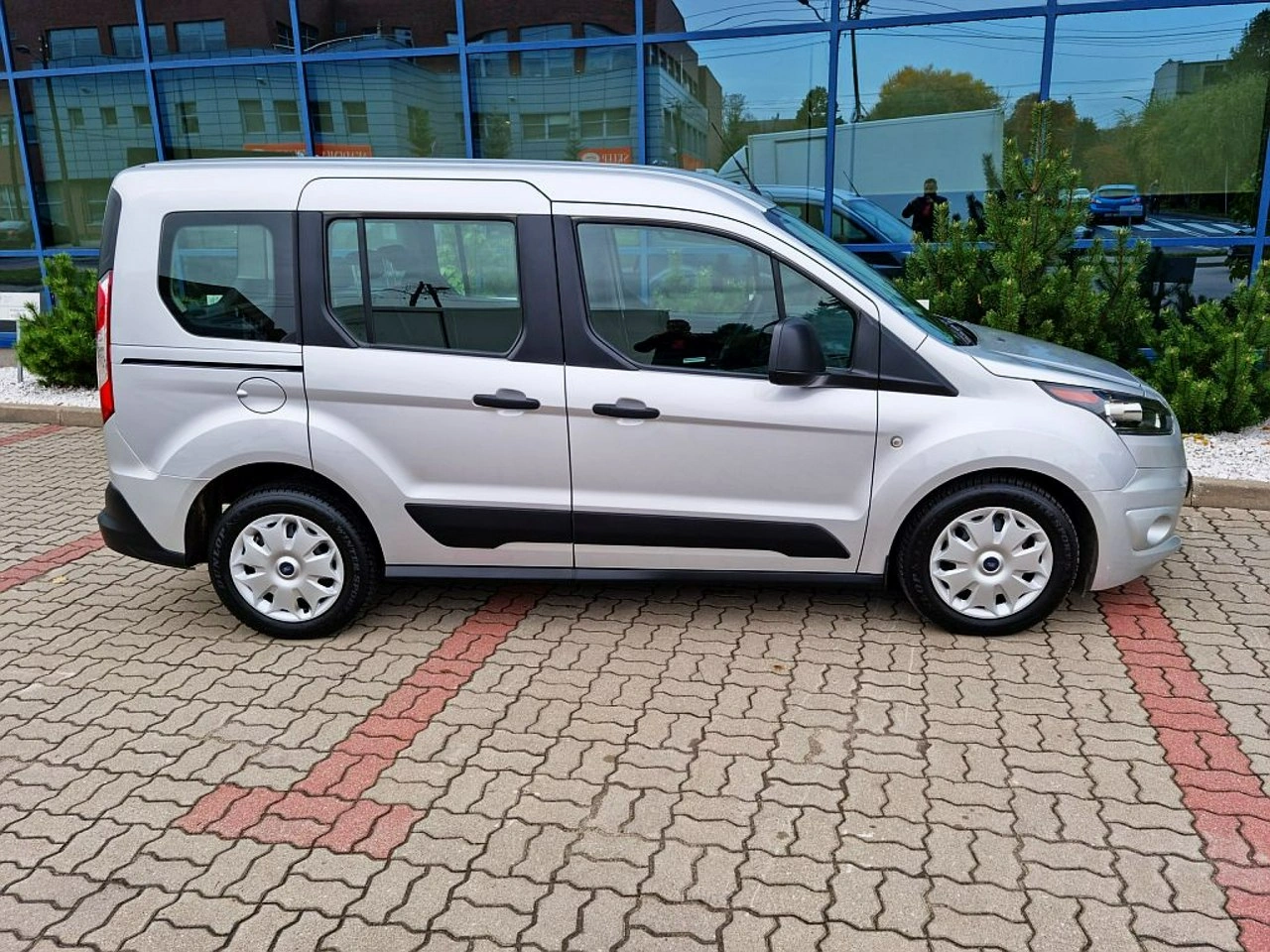 Ford Tourneo Connect - Zdjęcie 10