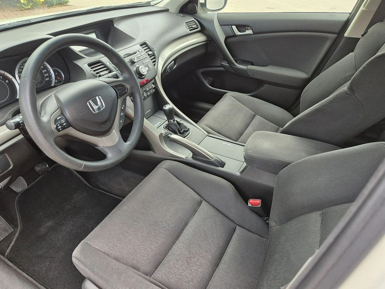 Honda Accord - Zdjęcie 13