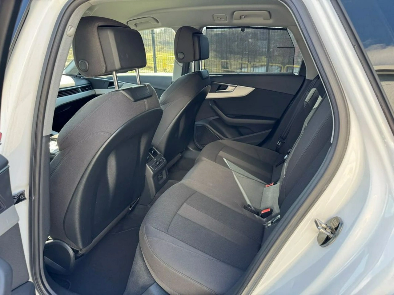 Audi A4 - Zdjęcie 17