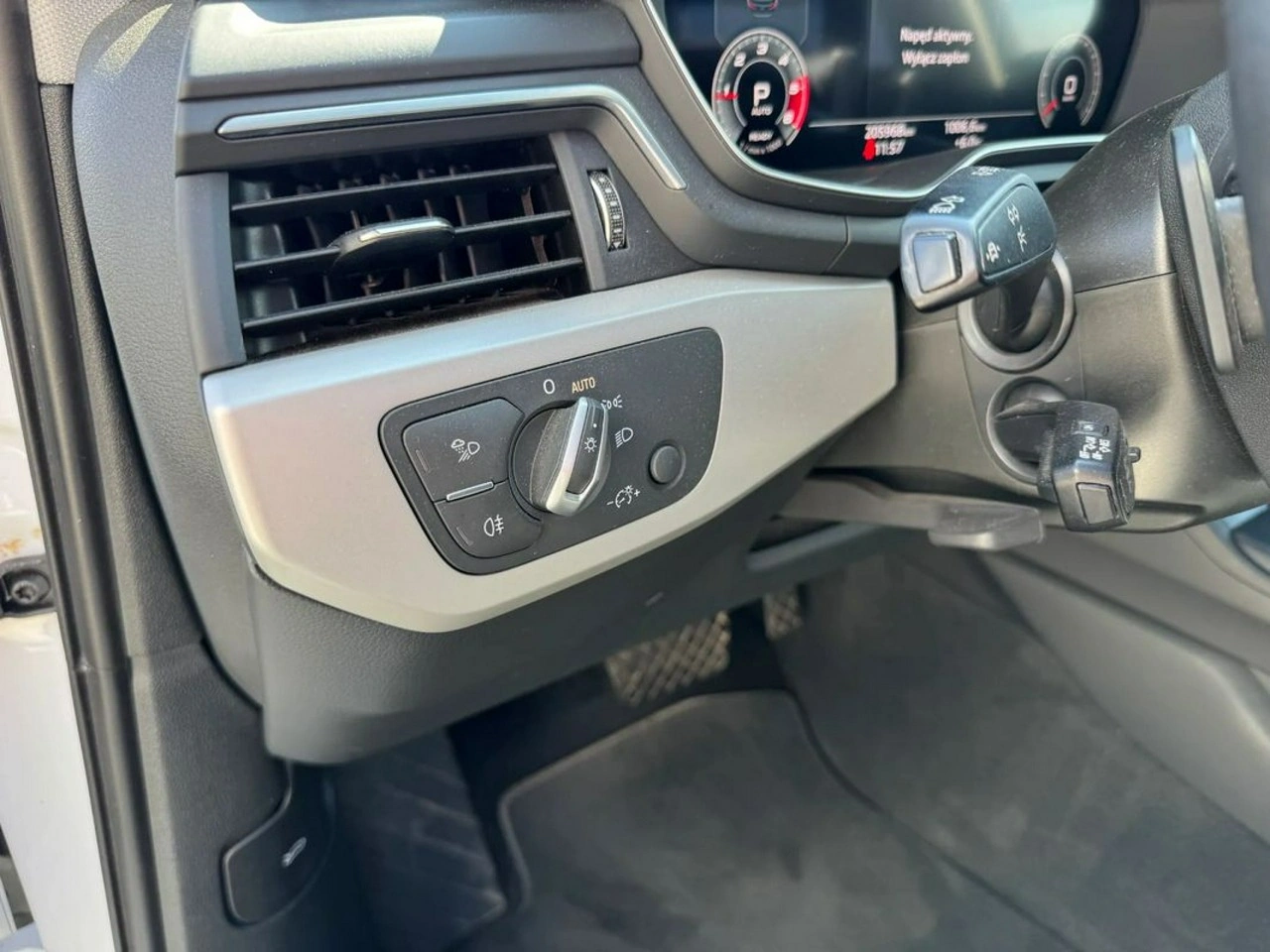 Audi A4 - Zdjęcie 30
